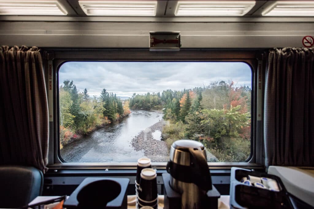 VIA_RS280_VIA_Train_Long_Haul_Ocean_104_sRGB