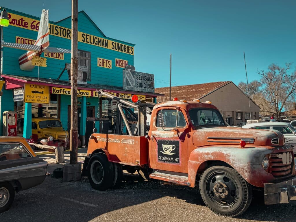 Historische truck in Seligman langs Route 66